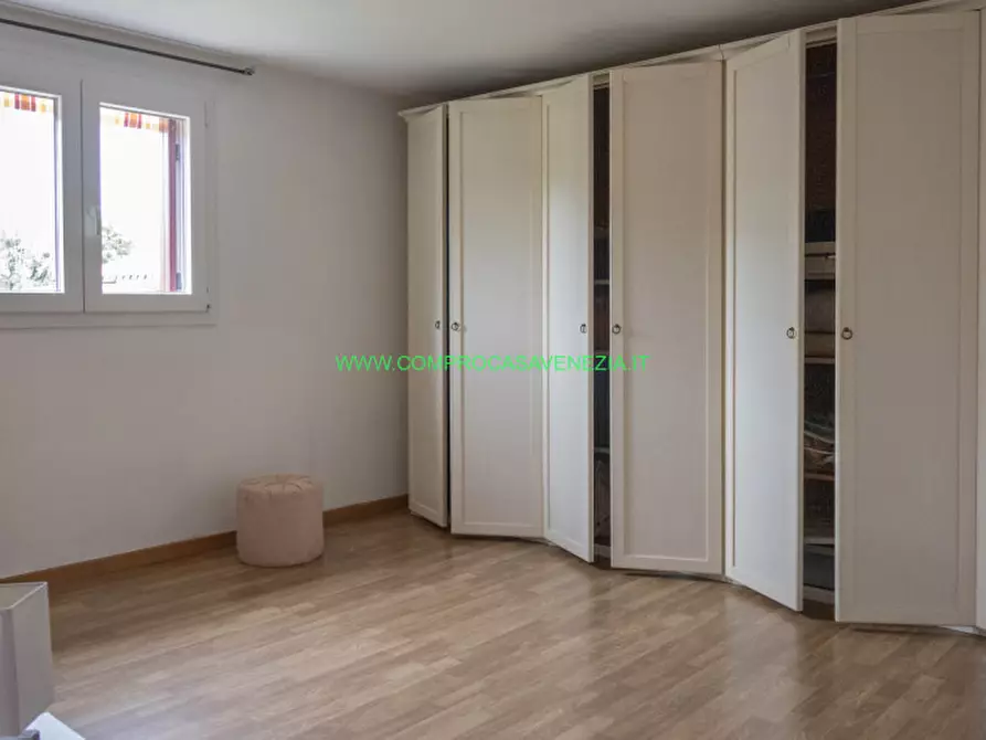 Immagine 33 di Palazzo in vendita  in Favaro V.to a Venezia