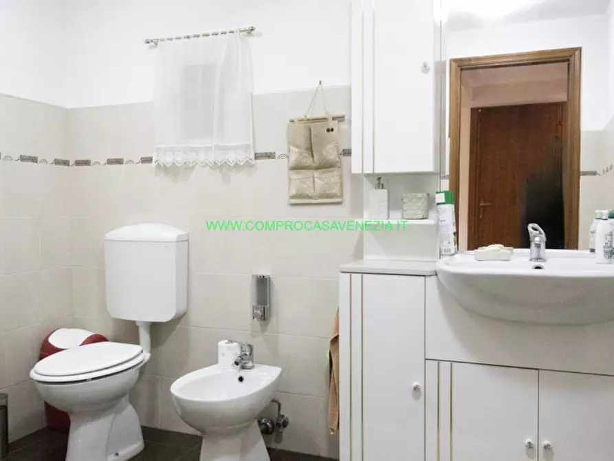 Immagine 36 di Palazzo in vendita  in Favaro V.to a Venezia