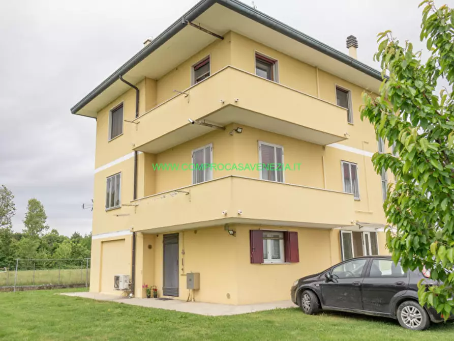 Immagine 40 di Palazzo in vendita  in Favaro V.to a Venezia