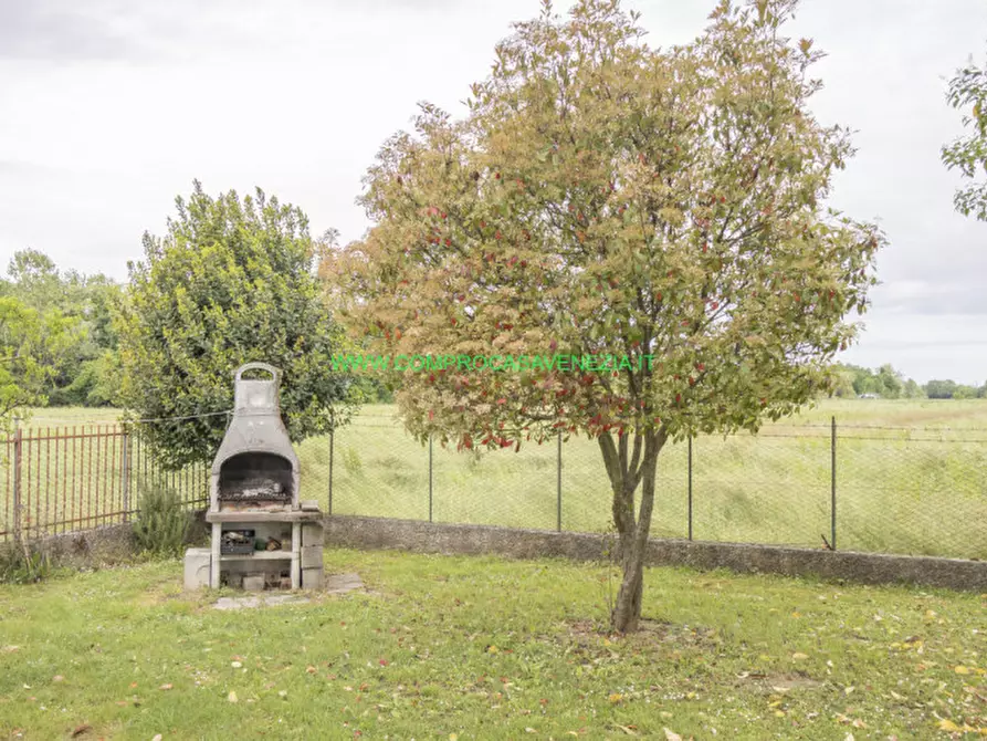 Immagine 41 di Palazzo in vendita  in Favaro V.to a Venezia