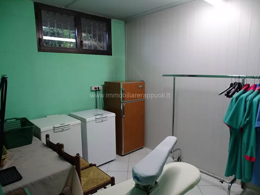 Immagine 9 di Capannone industriale in vendita  a Sinalunga