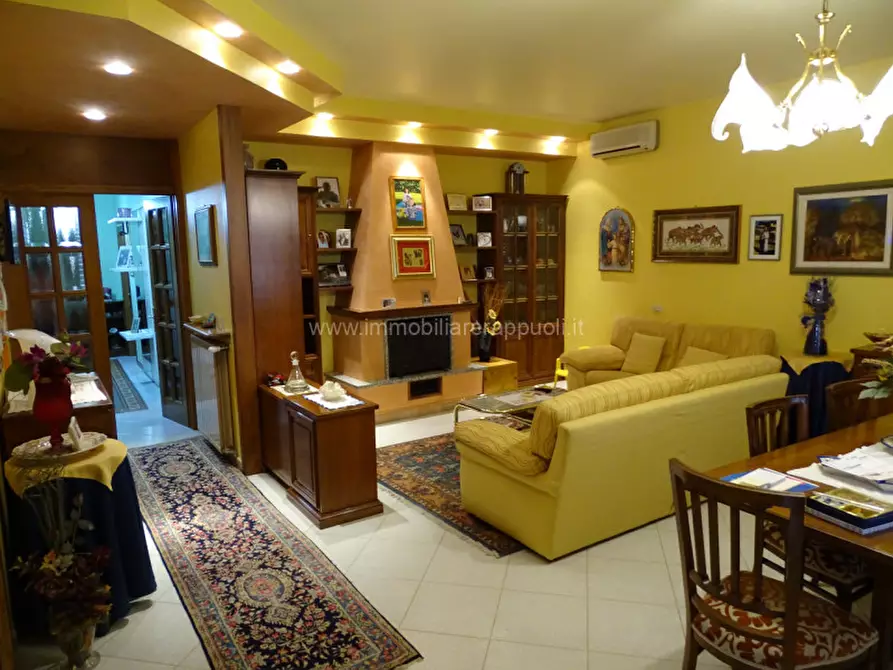 Immagine 11 di Capannone industriale in vendita  a Sinalunga