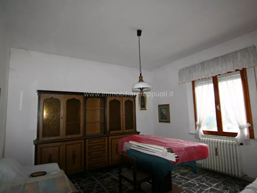 Immagine 1 di Appartamento in vendita  a Sinalunga