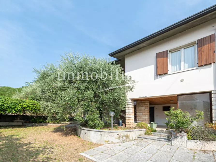 Immagine 5 di Villa in vendita  in Via Cavalline 29 a Cavaion Veronese