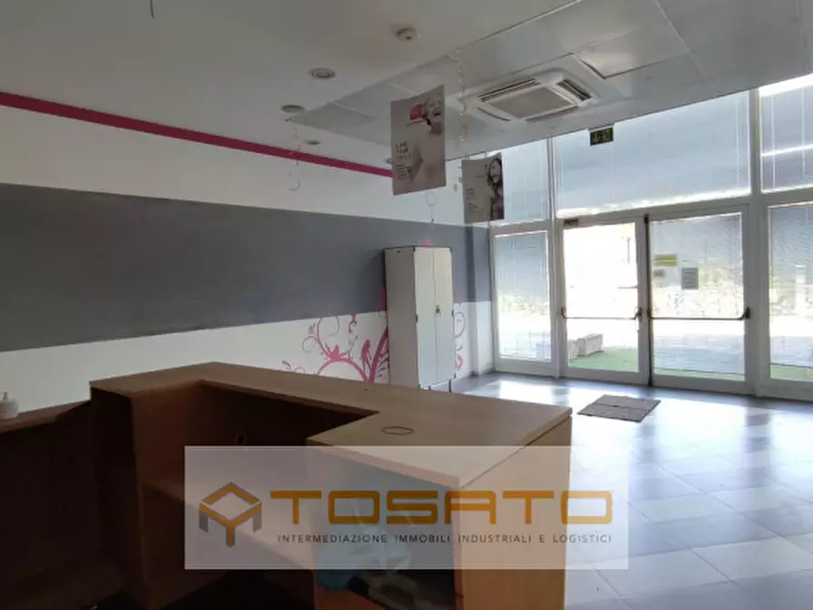 Immagine 5 di Capannone industriale in vendita  a Nogara