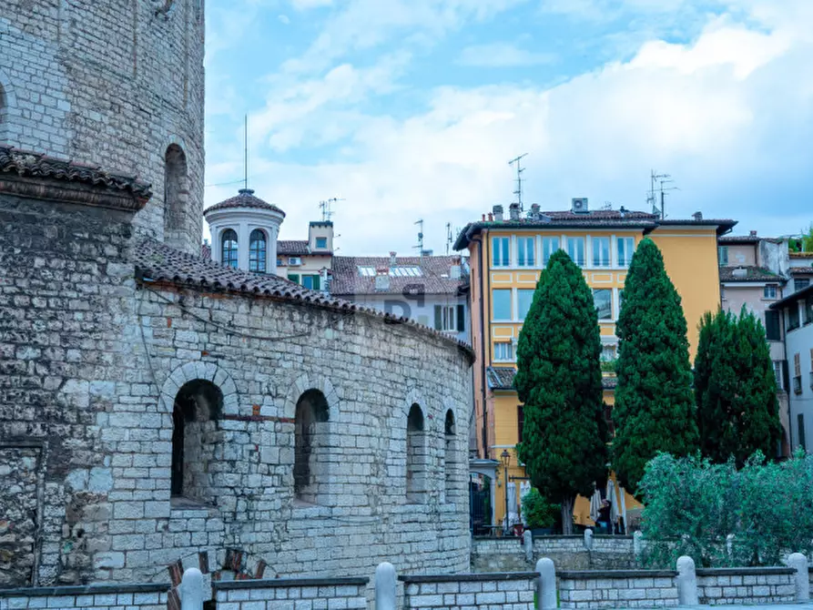 Immagine 34 di Appartamento in vendita  in piazza duomo a Brescia