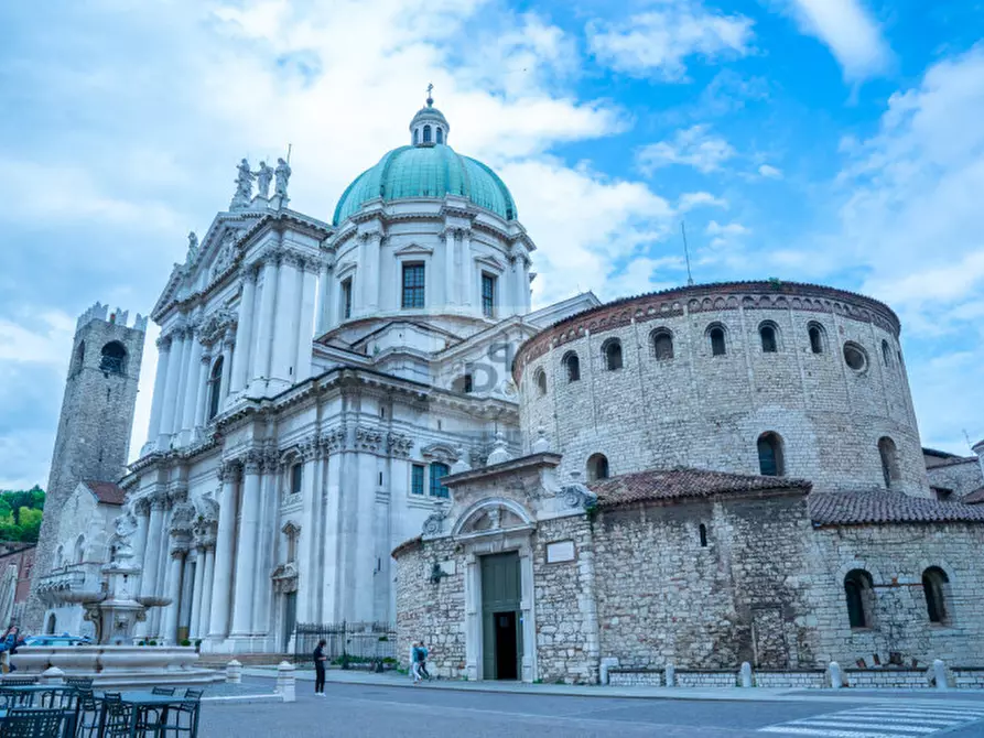 Immagine 37 di Appartamento in vendita  in piazza duomo a Brescia