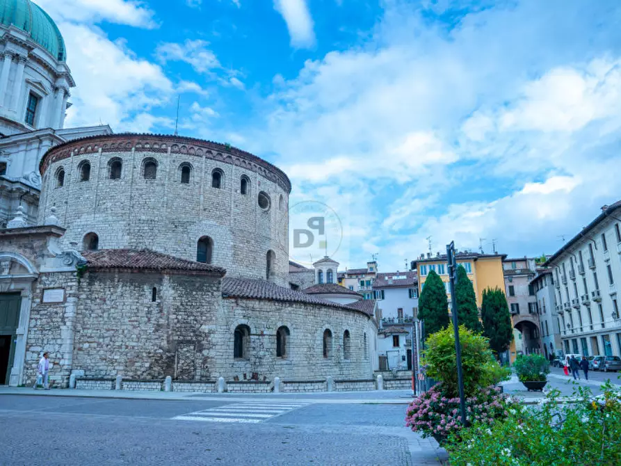 Immagine 38 di Appartamento in vendita  in piazza duomo a Brescia