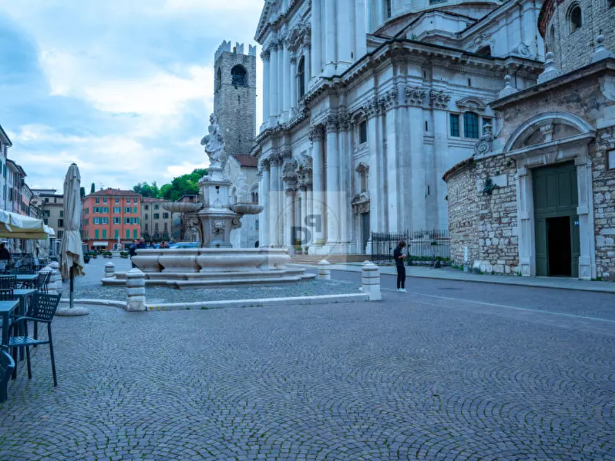 Immagine 39 di Appartamento in vendita  in piazza duomo a Brescia
