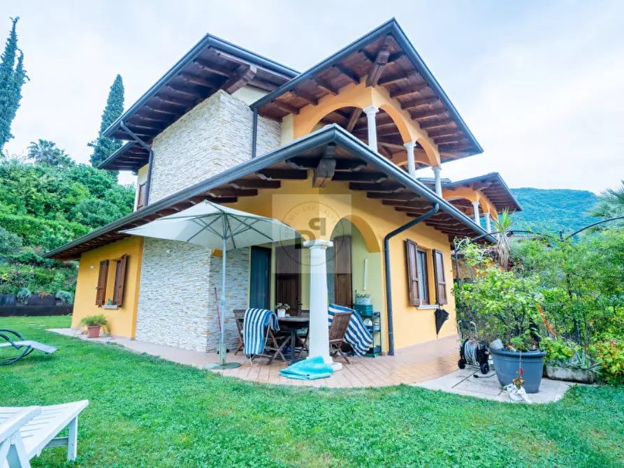 Immagine 1 di Casa indipendente in vendita  in via pozzo 87 a Salò