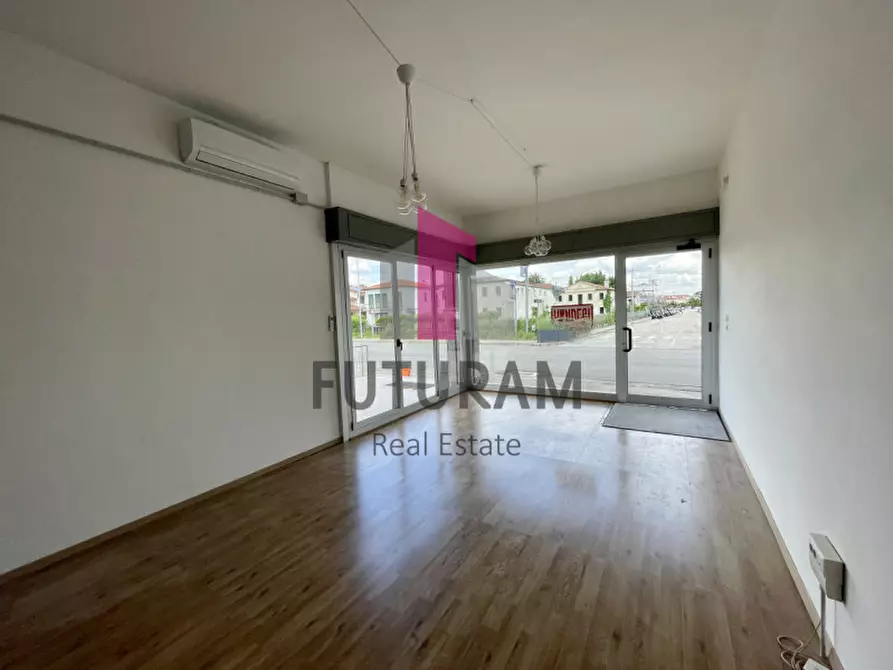 Immagine 6 di Ufficio in affitto  a Stra