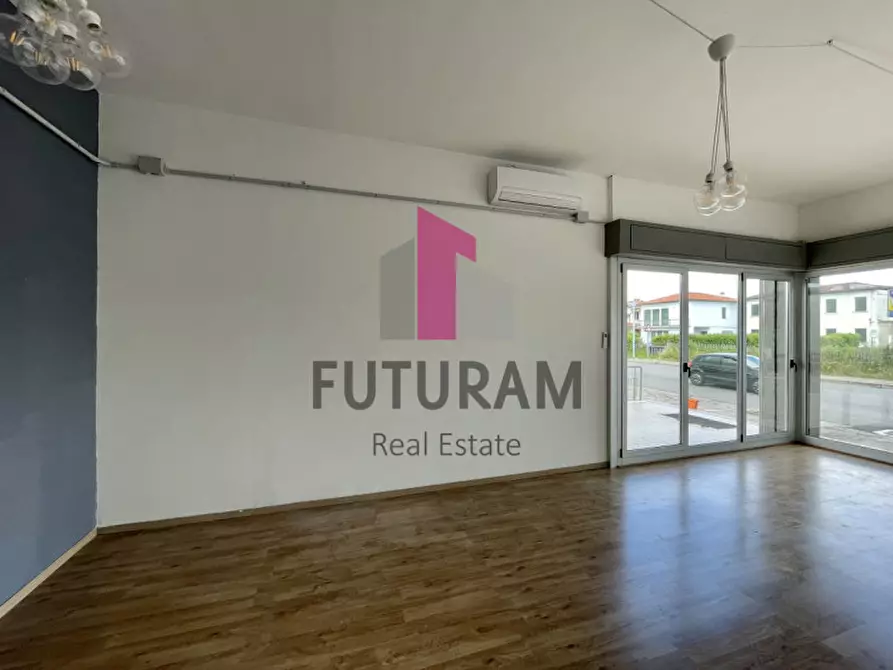 Immagine 7 di Ufficio in affitto  a Stra