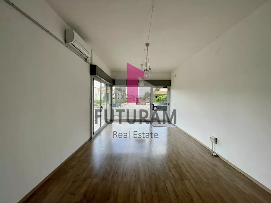 Immagine 8 di Ufficio in affitto  a Stra