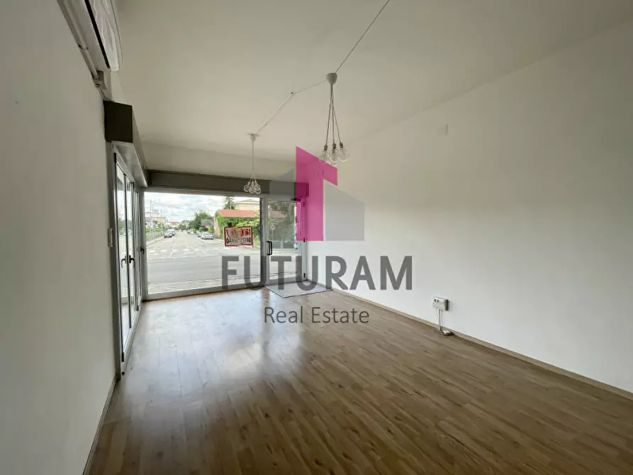 Immagine 9 di Ufficio in affitto  a Stra