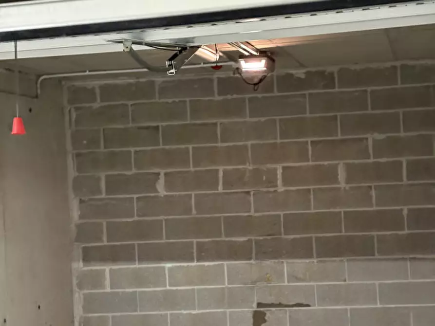 Immagine 3 di Garage in affitto  in via romana a Cles