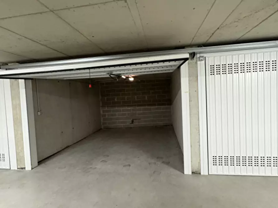 Immagine 4 di Garage in affitto  in via romana a Cles