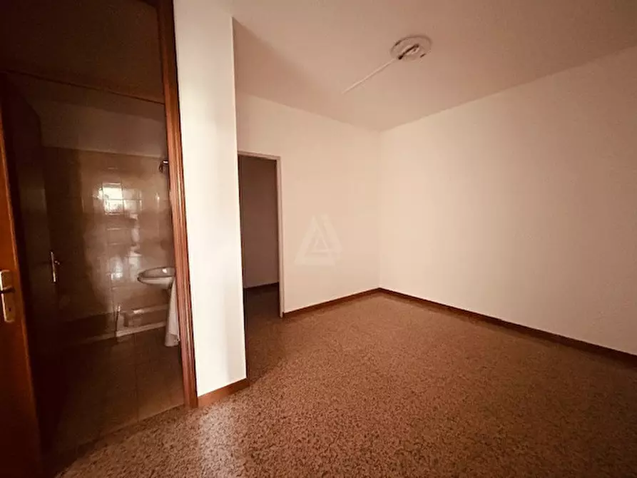 Immagine 4 di Ufficio in affitto  a Castelfranco Veneto