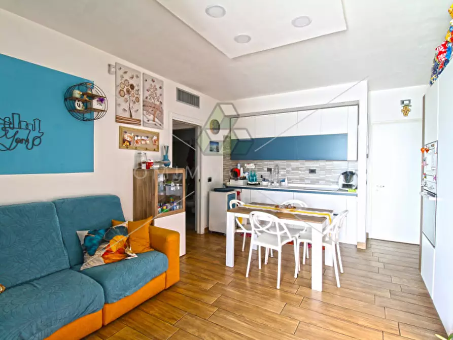 Immagine 4 di Appartamento in vendita  in Via Montegallo a Roma