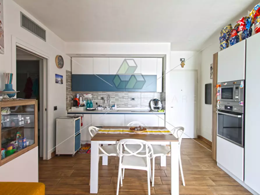 Immagine 5 di Appartamento in vendita  in Via Montegallo a Roma