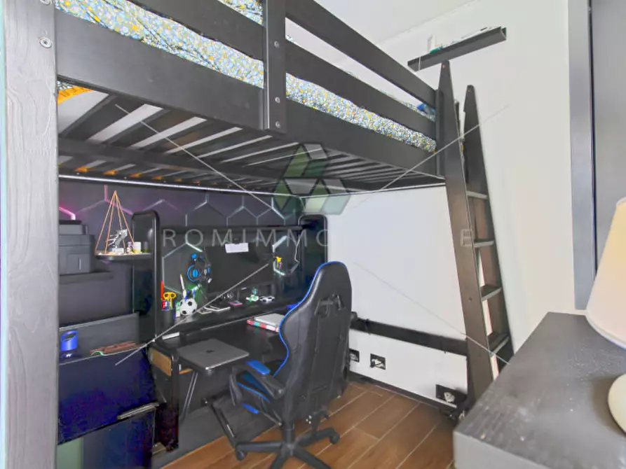 Immagine 11 di Appartamento in vendita  in Via Montegallo a Roma