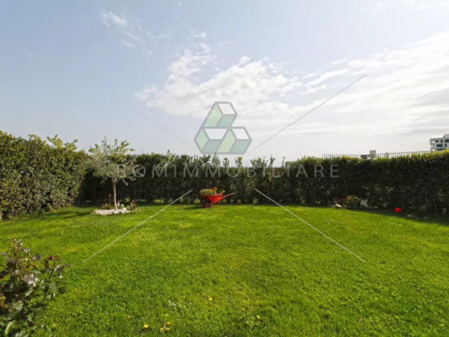 Immagine 24 di Appartamento in vendita  in Via Montegallo a Roma