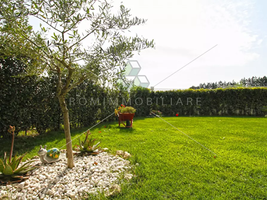 Immagine 25 di Appartamento in vendita  in Via Montegallo a Roma