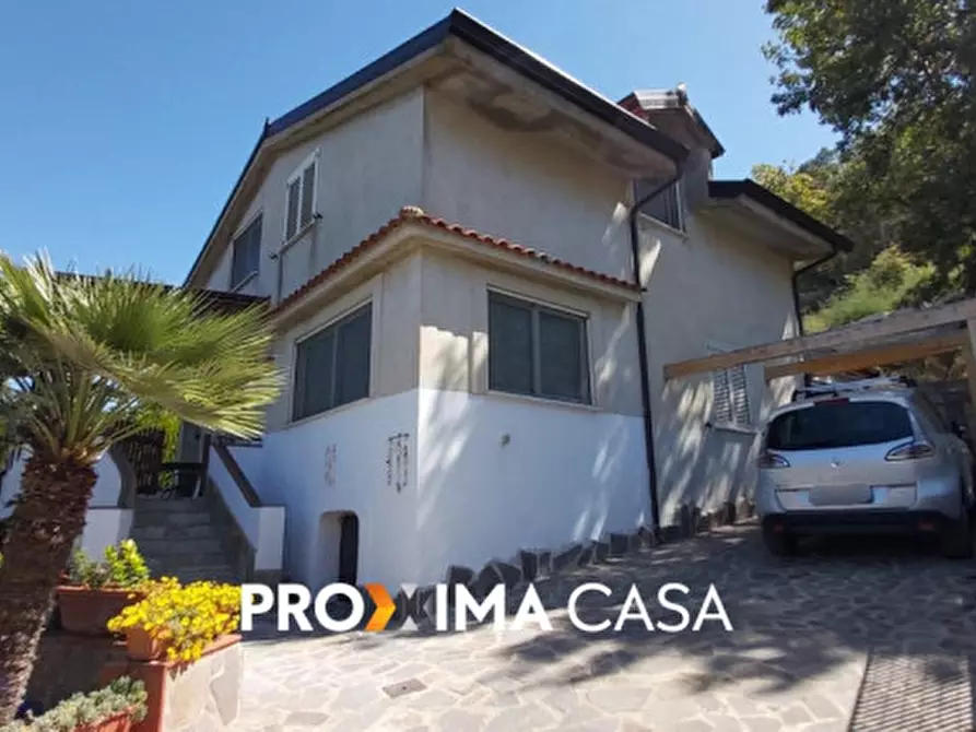 Immagine 45 di Villa in vendita  in Via Madonna della pace a Castellabate