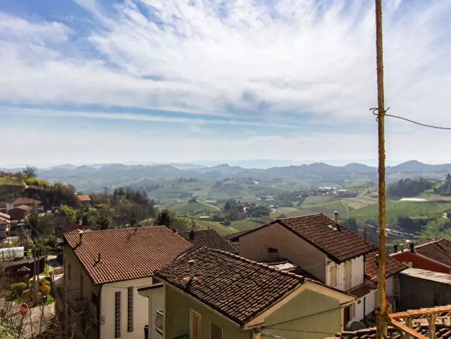 Immagine 4 di Palazzo in vendita  in Via Umberto I, 42 a Monteu Roero