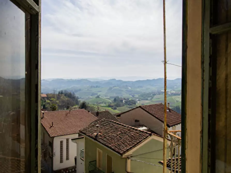Immagine 5 di Palazzo in vendita  in Via Umberto I, 42 a Monteu Roero
