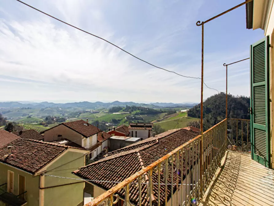 Immagine 6 di Palazzo in vendita  in Via Umberto I, 42 a Monteu Roero