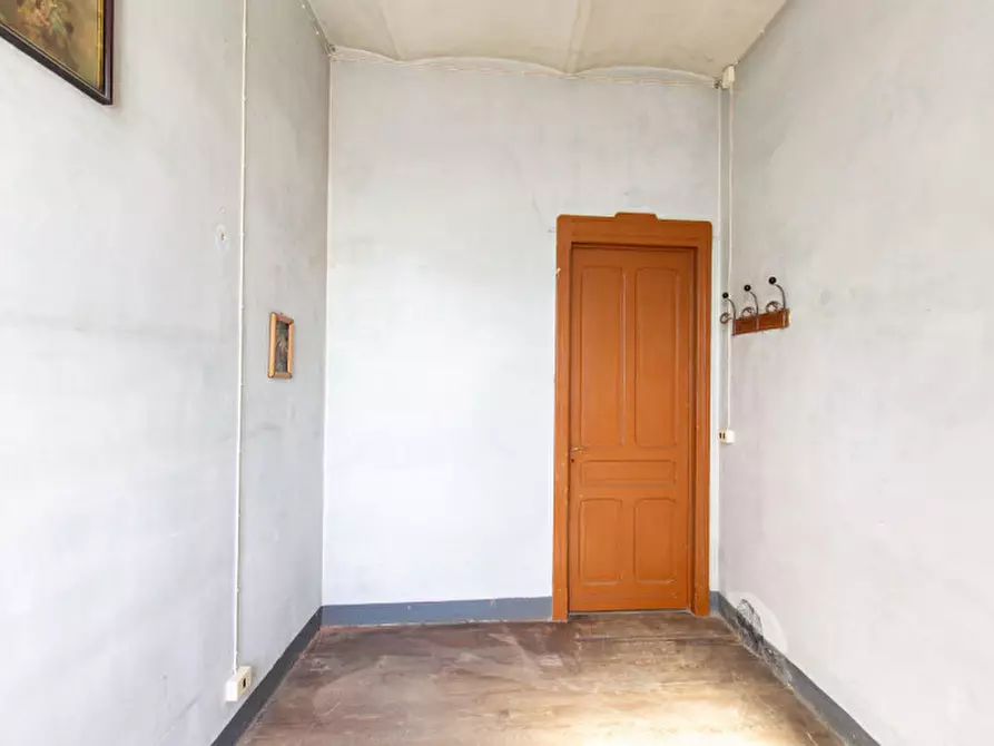 Immagine 9 di Palazzo in vendita  in Via Umberto I, 42 a Monteu Roero