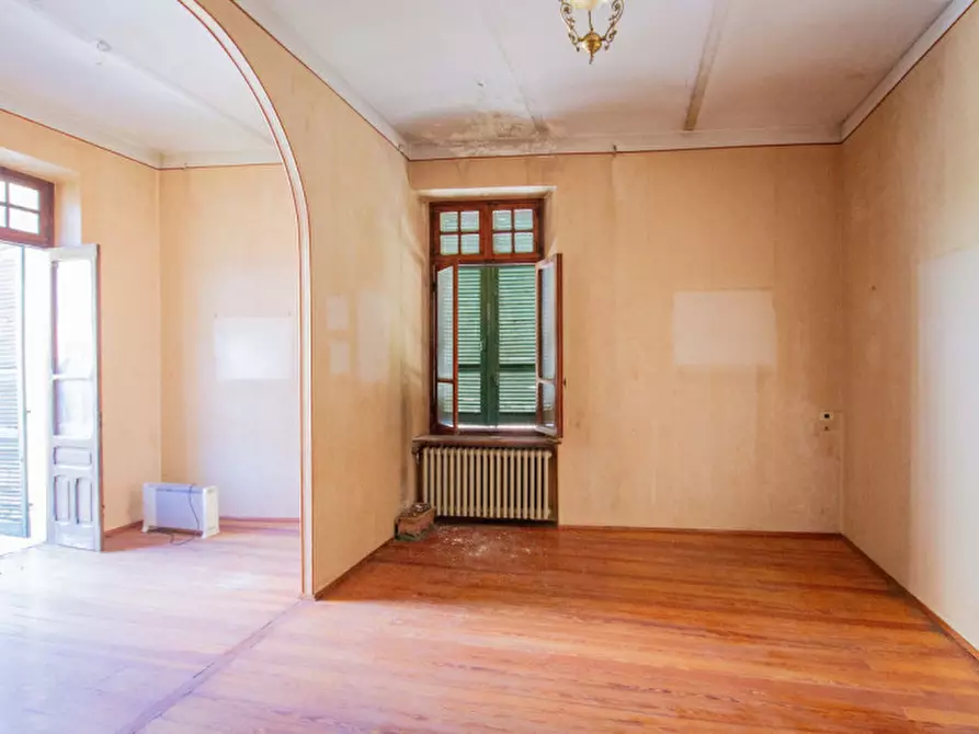 Immagine 12 di Palazzo in vendita  in Via Umberto I, 42 a Monteu Roero