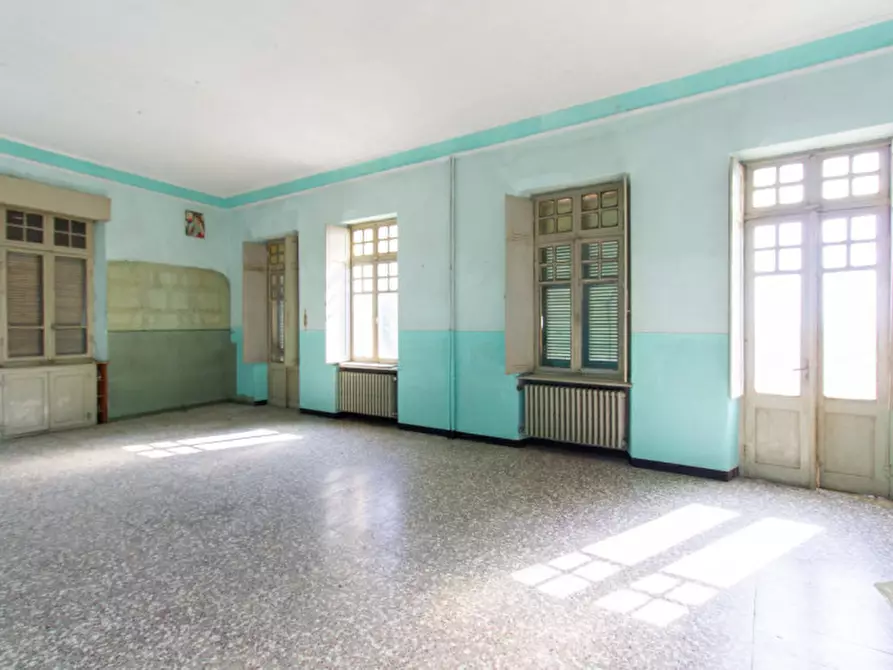 Immagine 15 di Palazzo in vendita  in Via Umberto I, 42 a Monteu Roero