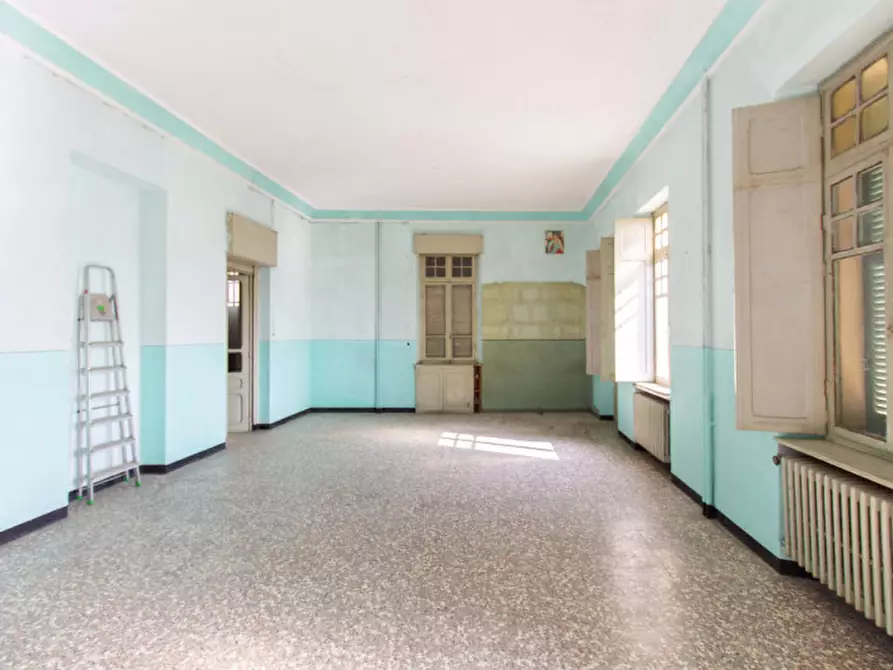 Immagine 16 di Palazzo in vendita  in Via Umberto I, 42 a Monteu Roero