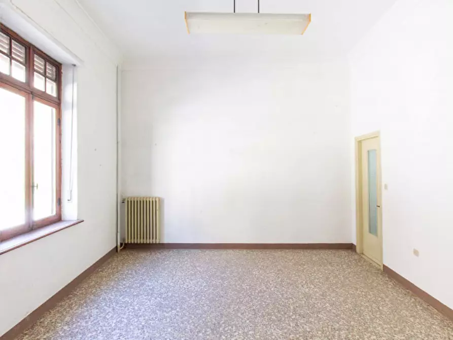 Immagine 17 di Palazzo in vendita  in Via Umberto I, 42 a Monteu Roero