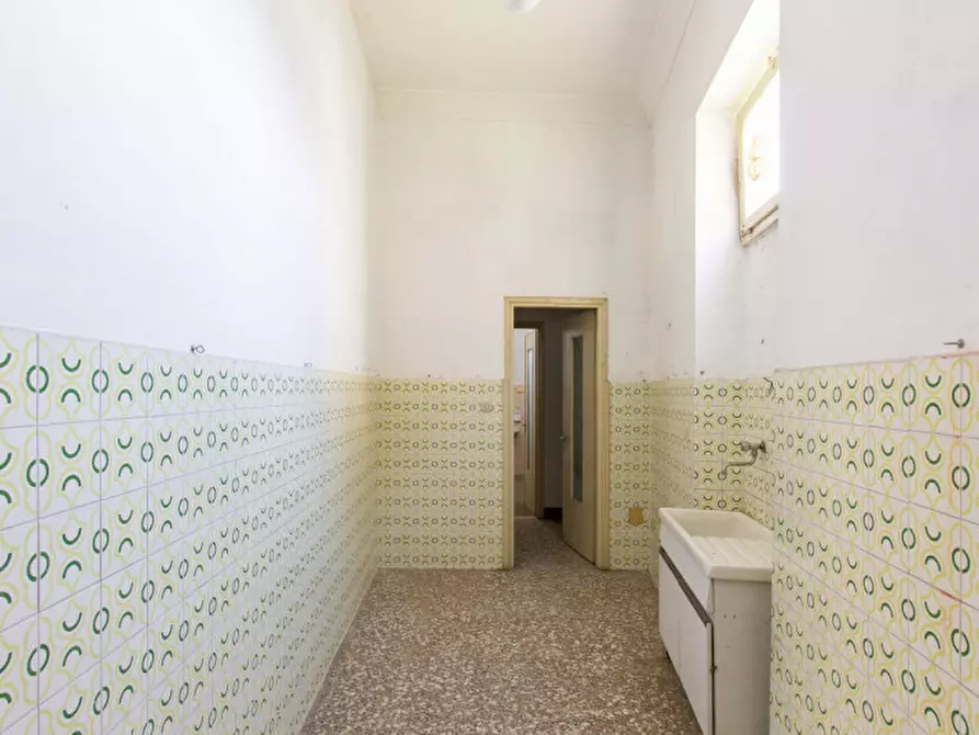 Immagine 19 di Palazzo in vendita  in Via Umberto I, 42 a Monteu Roero