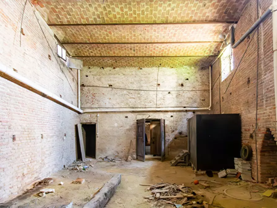 Immagine 23 di Palazzo in vendita  in Via Umberto I, 42 a Monteu Roero