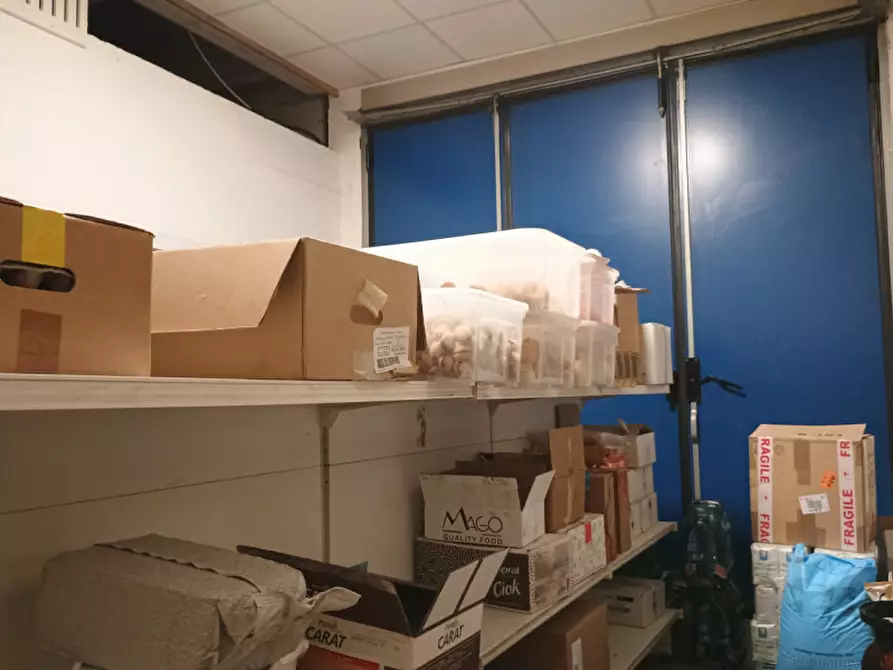 Immagine 22 di Attività commerciale in vendita  in STRADA VALPERGA 27 a Salassa