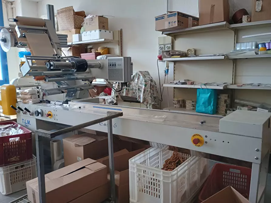 Immagine 25 di Attività commerciale in vendita  in STRADA VALPERGA 27 a Salassa