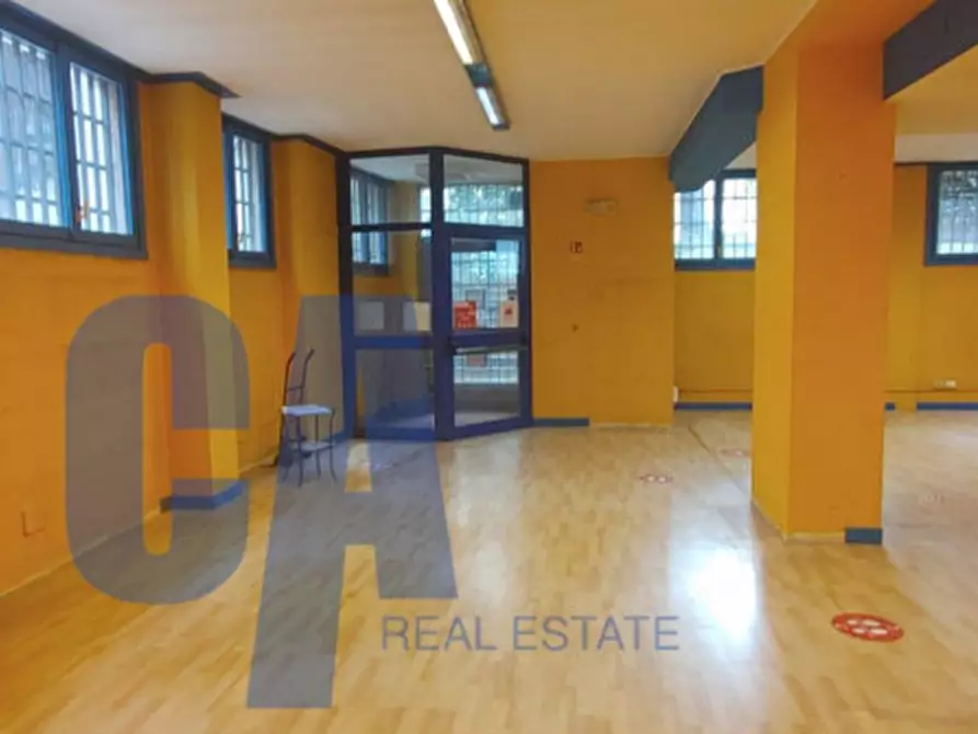 Immagine 1 di Attività commerciale in vendita  in VIA DEI MARTINITT a Milano