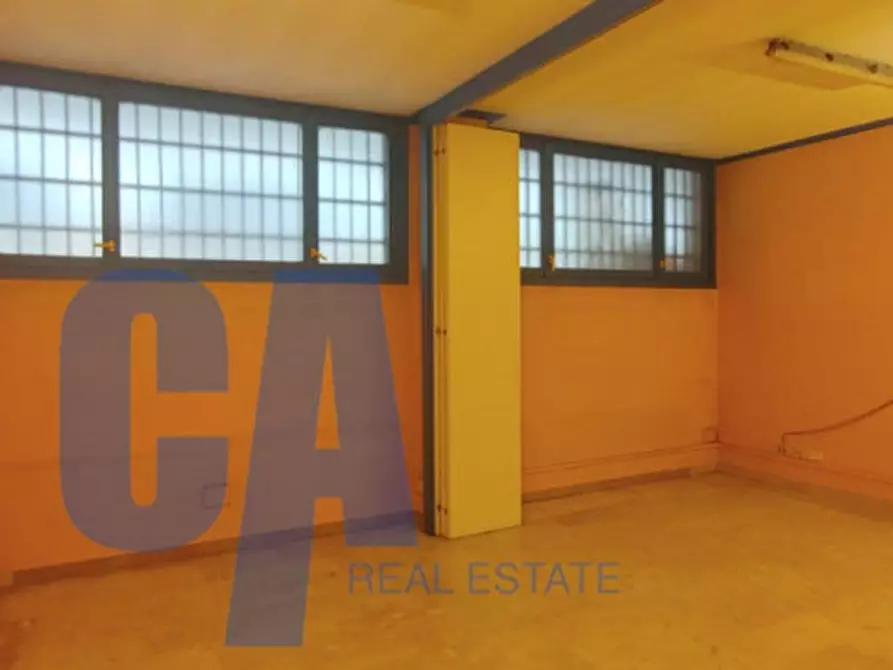 Immagine 5 di Attività commerciale in vendita  in VIA DEI MARTINITT a Milano