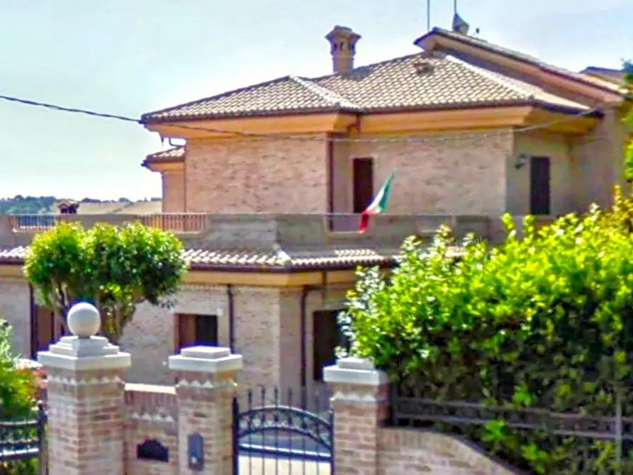 Immagine 1 di Villa in vendita  in Via Lioni, N. 5/B a Cingoli