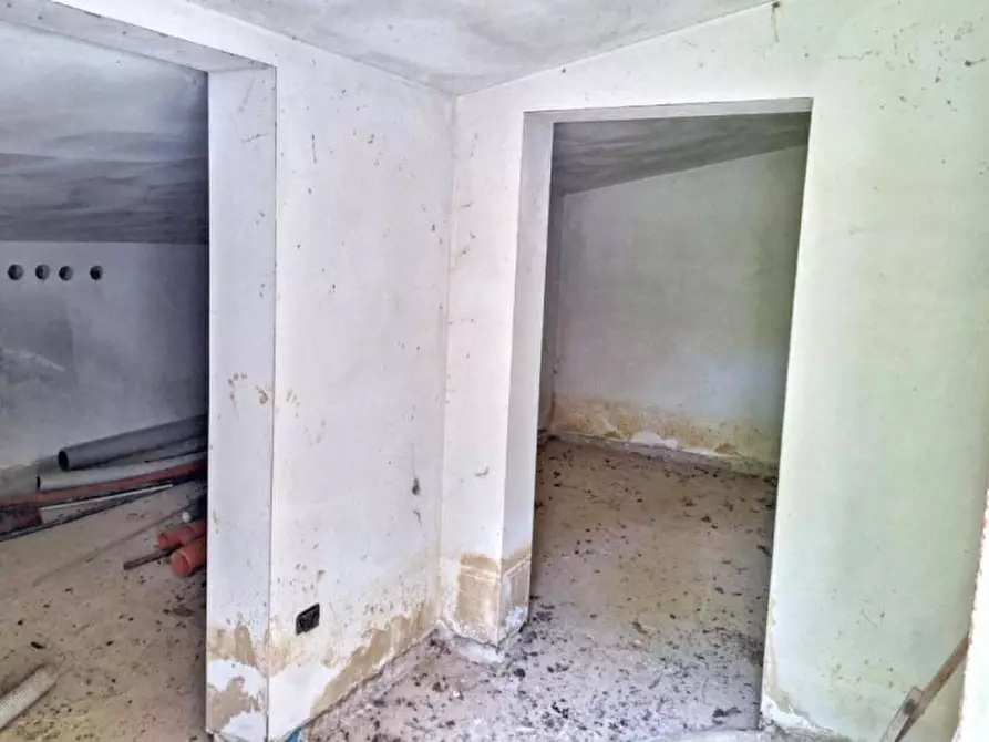 Immagine 12 di Villa in vendita  in Via Lioni, N. 1 a Cingoli