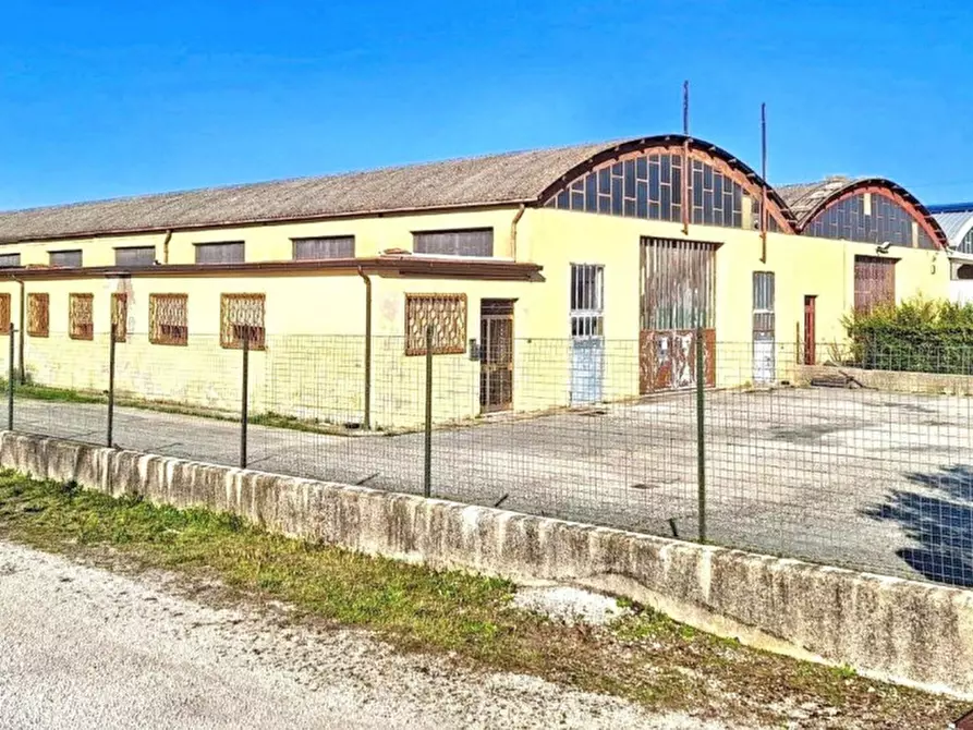 Immagine 3 di Capannone industriale in vendita  in Via Pirandello, N. 13 a Cingoli
