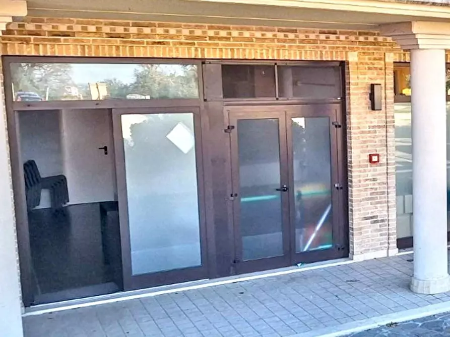 Immagine 1 di Negozio in vendita  in Via Machiavelli, N. Snc a Cingoli