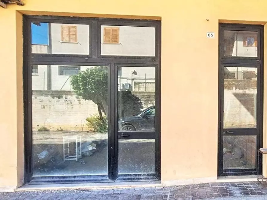 Immagine 1 di Negozio in vendita  in Via San Giuseppe, N. 65 a Cingoli