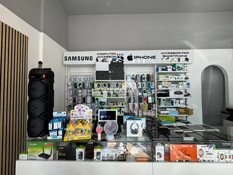 Immagine 1 di Attività commerciale in vendita  in Via Albere a Verona