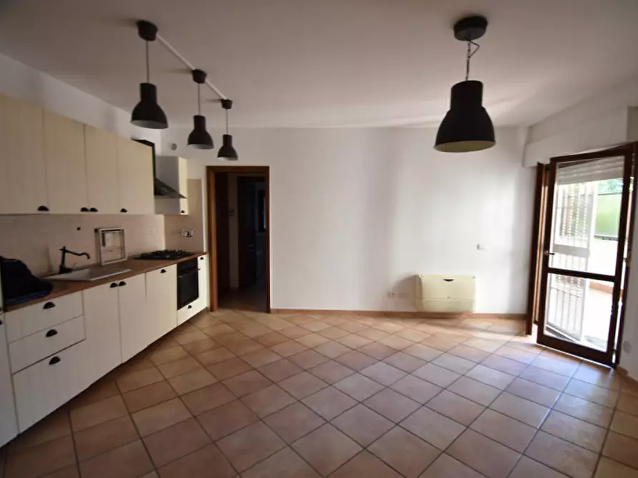 Immagine 4 di Appartamento in vendita  in Via dei Buonvisi a Roma