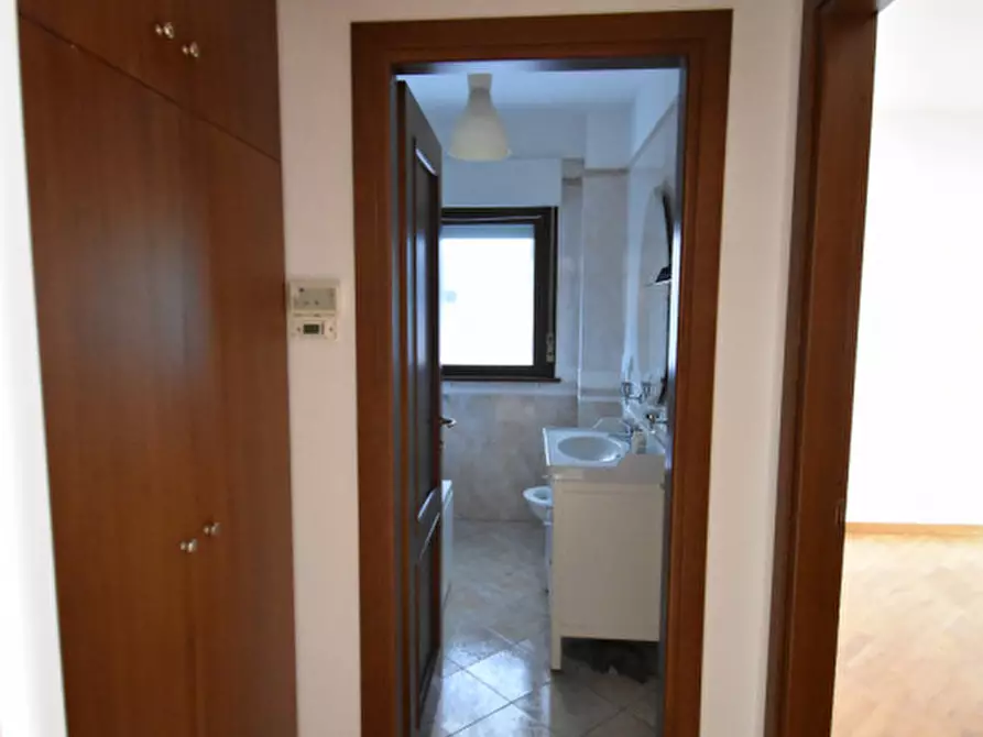 Immagine 12 di Appartamento in vendita  in Via dei Buonvisi a Roma