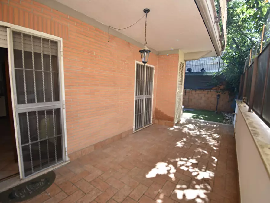 Immagine 18 di Appartamento in vendita  in Via dei Buonvisi a Roma